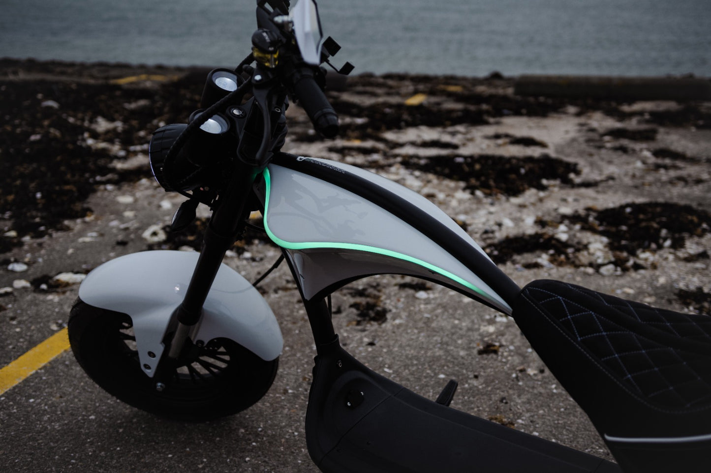 Ecruiser E-bobber | Pearl white