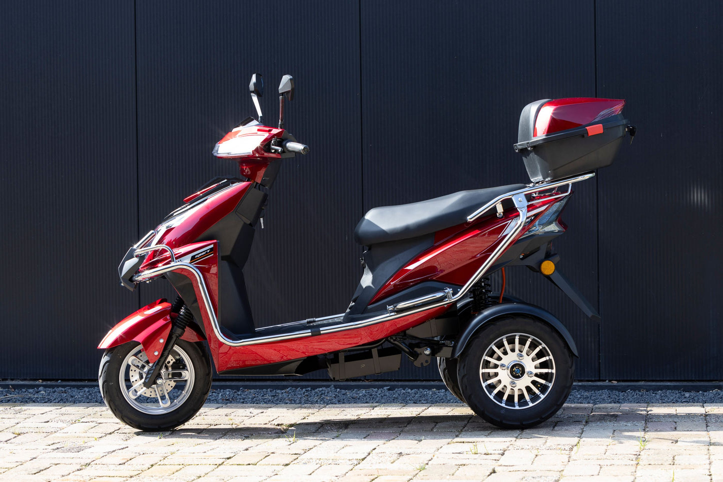 Trimobilia | Wine Red