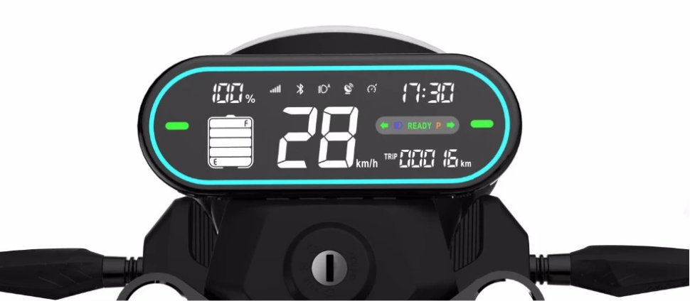 Miku Max | Solid Black