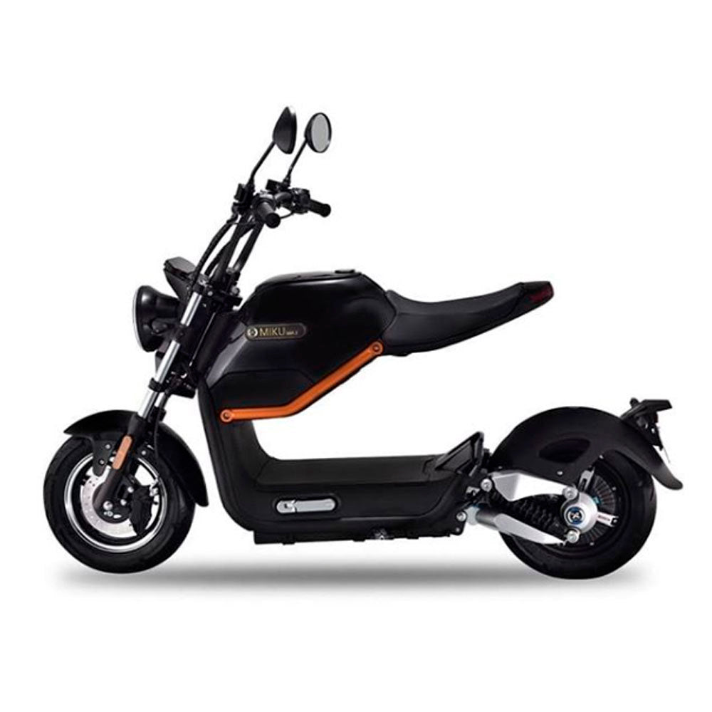 Miku Max | Solid Black