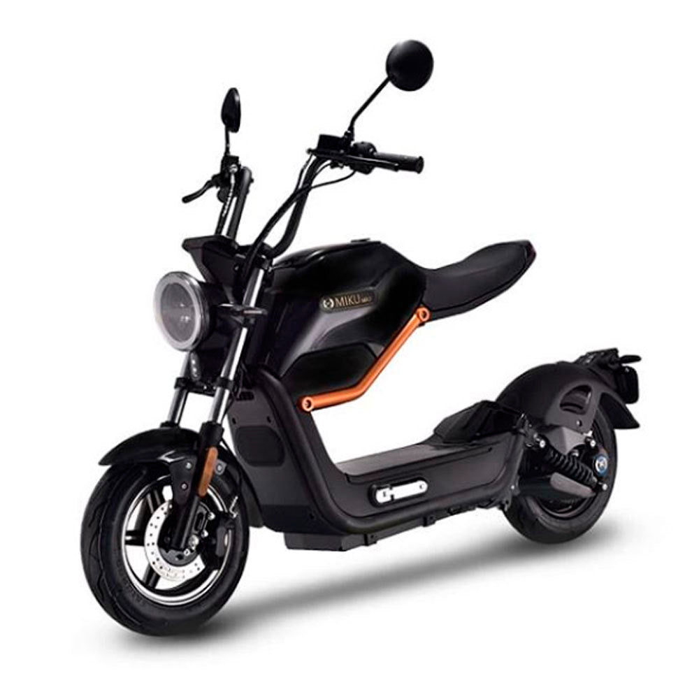 Miku Max | Solid Black