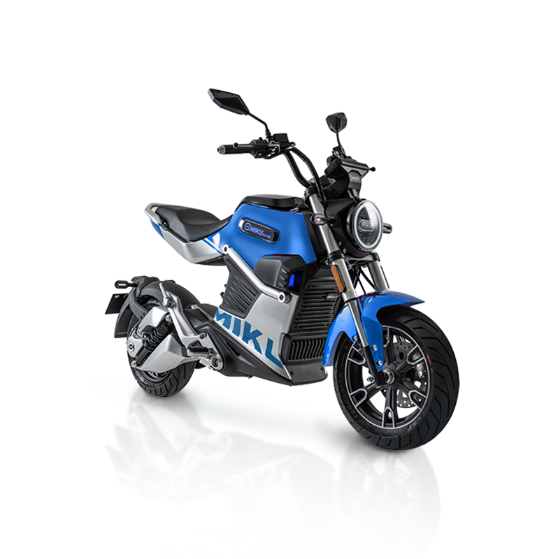 Miku Super e-scooter in royal blue, driekwart vooraanzicht op witte achtergrond