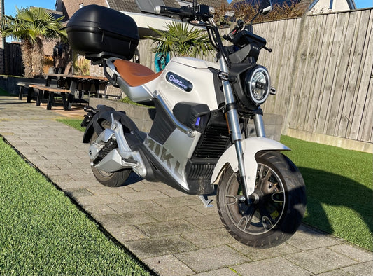 Miku Super | Ice White