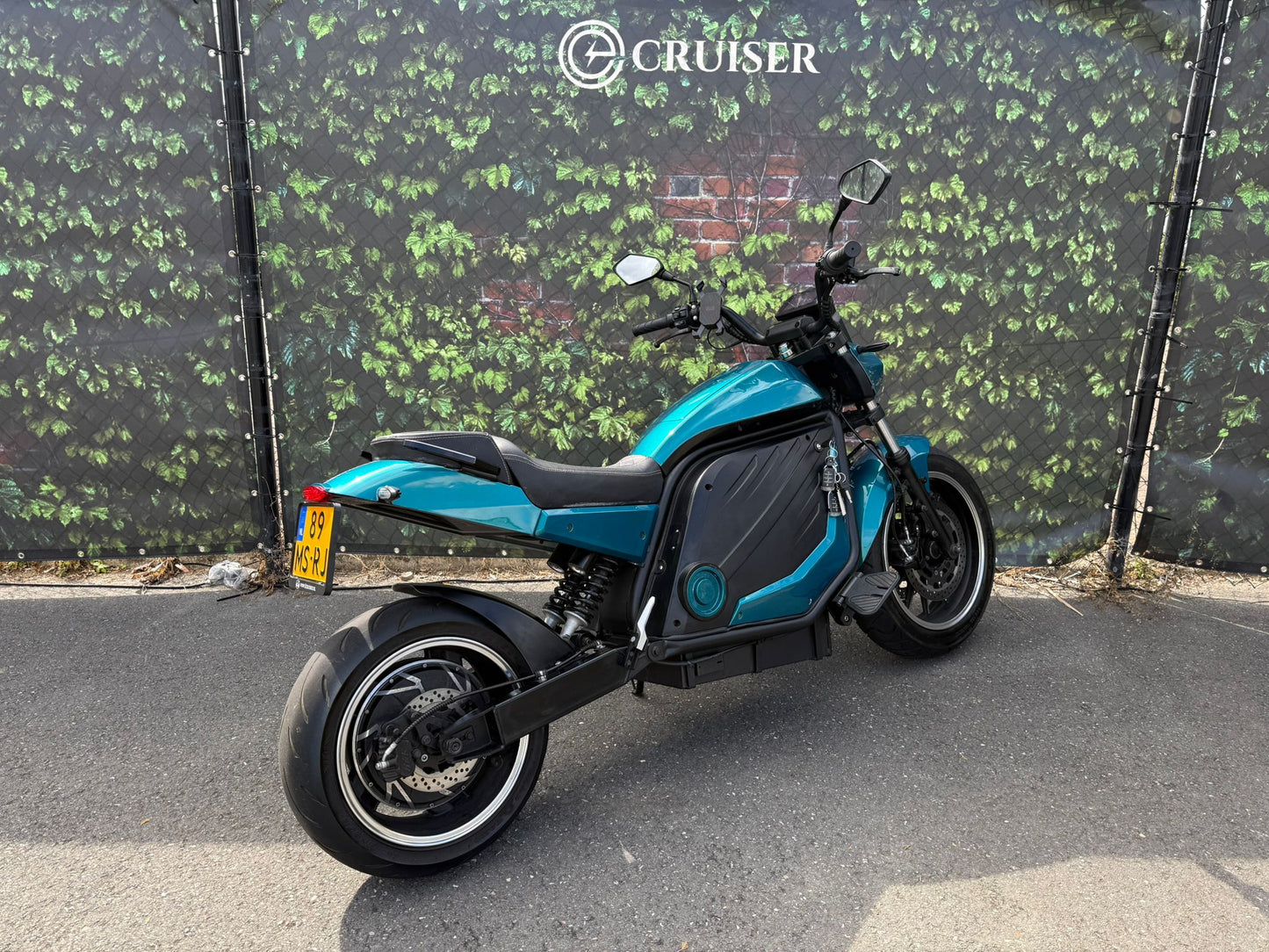 E-zeus | Kmstand: 4173km