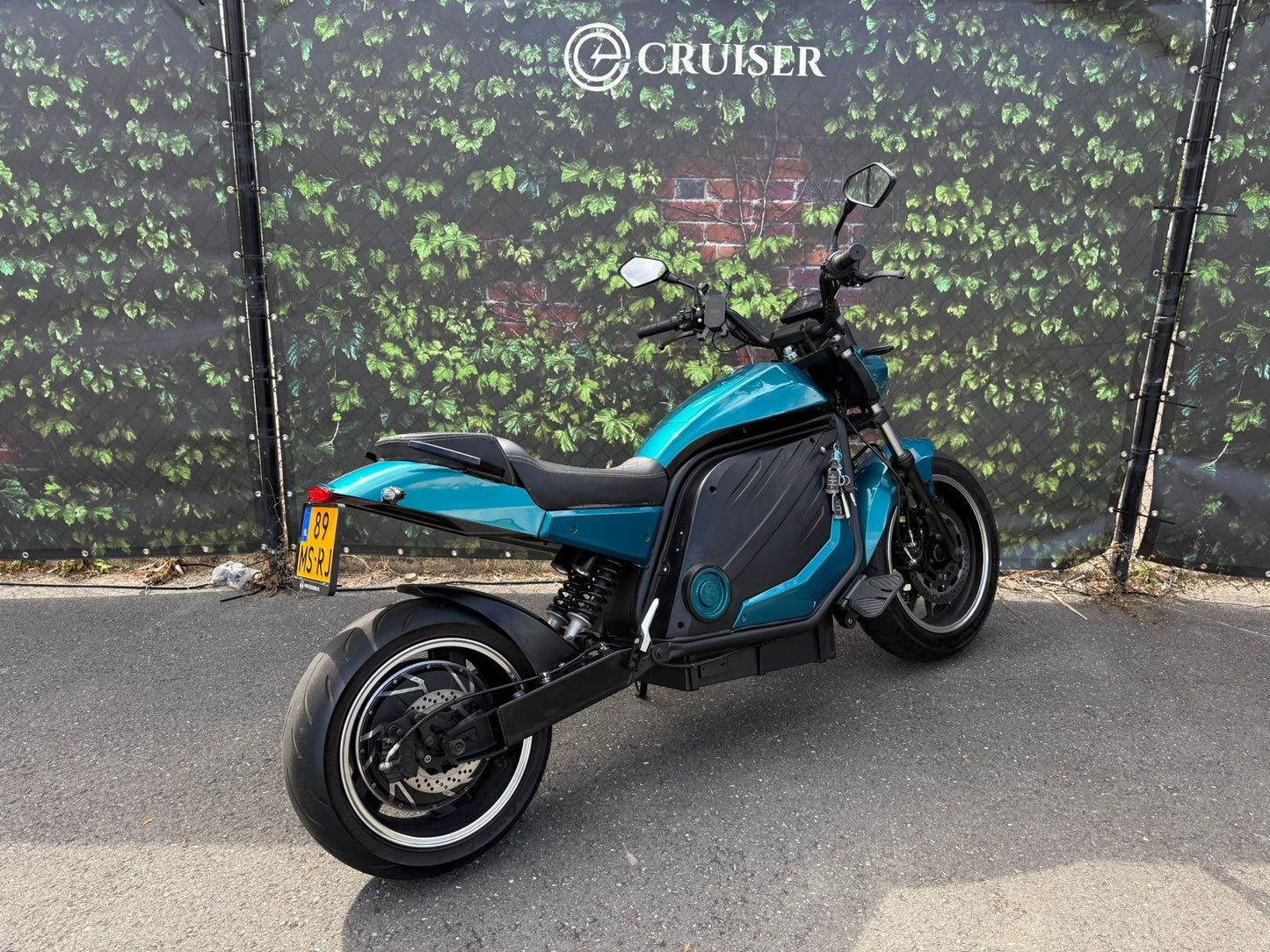 E-zeus | Kmstand: 4173km