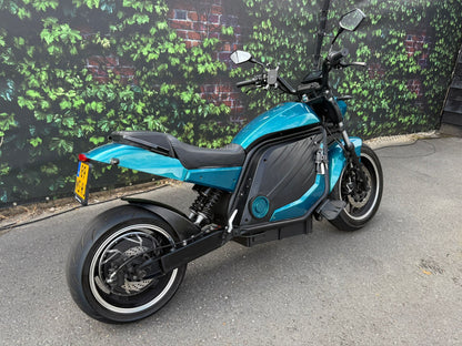 E-zeus | Kmstand: 4173km